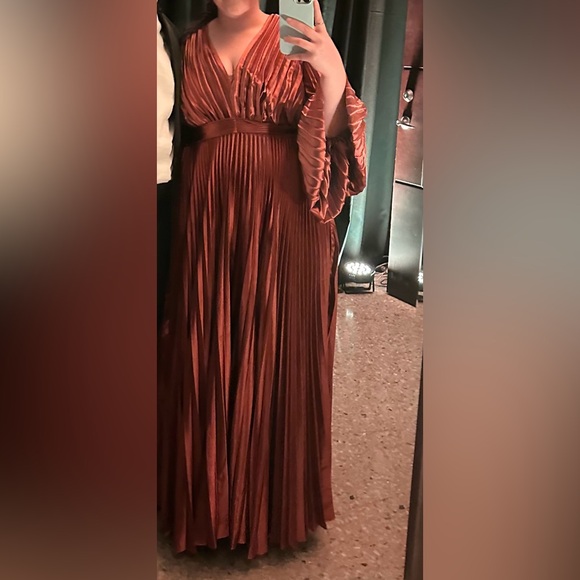 pleated satin oversized sleeve midi dress - Picture 2 of 5